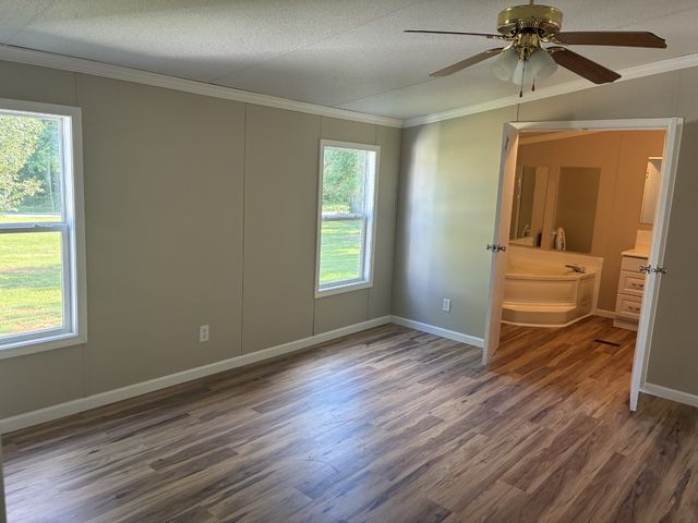 11 Sunrise Dr, Lawrenceburg, TN 38464