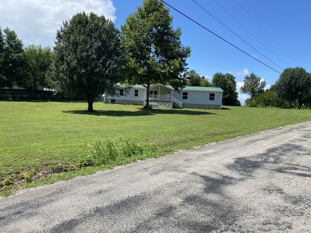 11 Sunrise Dr, Lawrenceburg, TN 38464