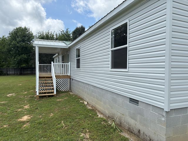 11 Sunrise Dr, Lawrenceburg, TN 38464