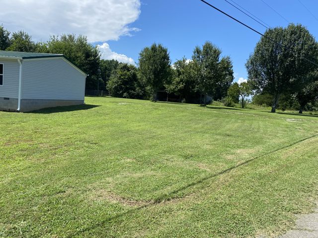 11 Sunrise Dr, Lawrenceburg, TN 38464