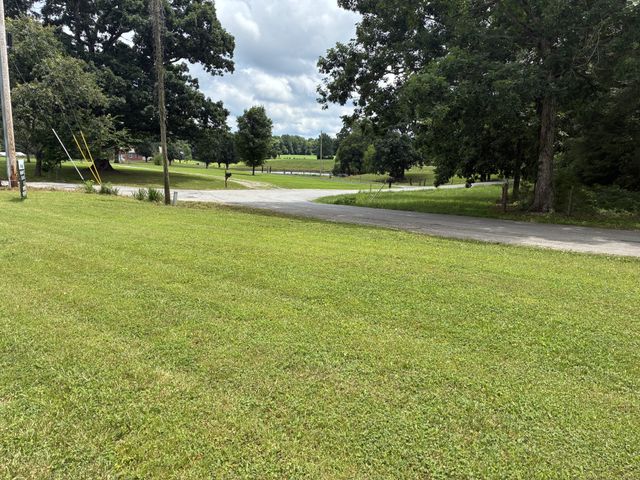 11 Sunrise Dr, Lawrenceburg, TN 38464