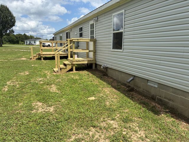 11 Sunrise Dr, Lawrenceburg, TN 38464