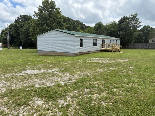 11 Sunrise Dr, Lawrenceburg, TN 38464