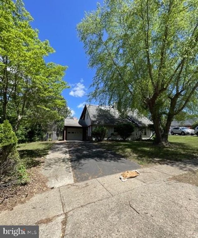 5 PERENNIAL LANE, Willingboro, NJ 08046
