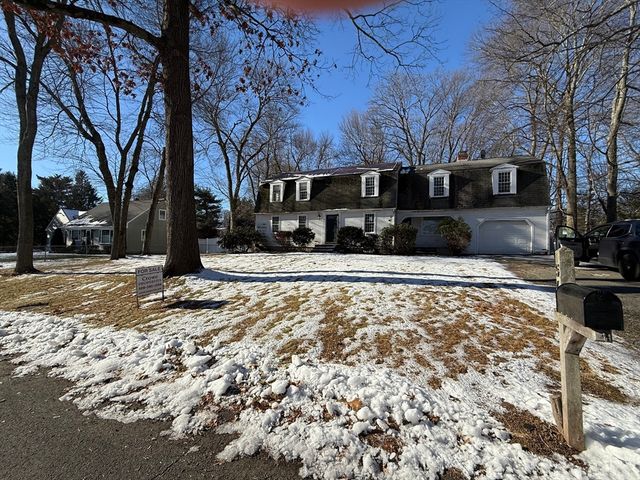 54 Rogers Rd, East Longmeadow, MA 01028