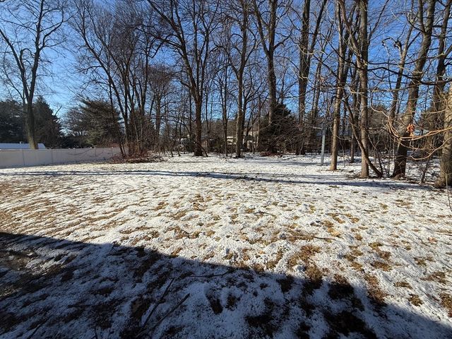 54 Rogers Rd, East Longmeadow, MA 01028