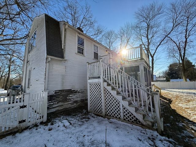 54 Rogers Rd, East Longmeadow, MA 01028