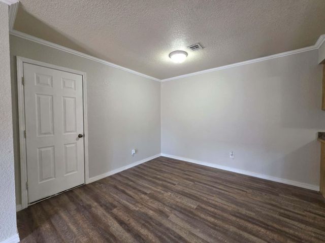 2226 N Elm Street, Miami, OK 74354