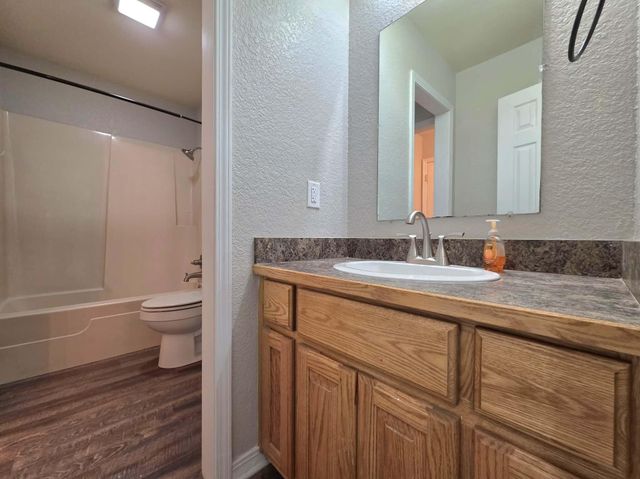 2226 N Elm Street, Miami, OK 74354