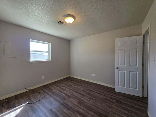 2226 N Elm Street, Miami, OK 74354