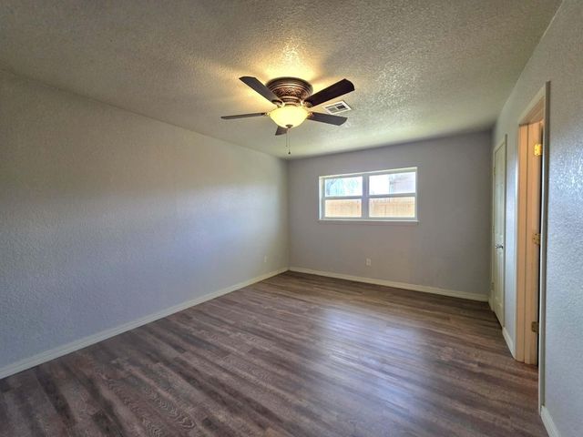 2226 N Elm Street, Miami, OK 74354