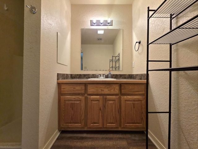 2226 N Elm Street, Miami, OK 74354