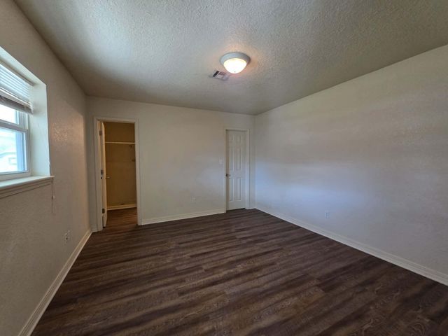 2226 N Elm Street, Miami, OK 74354