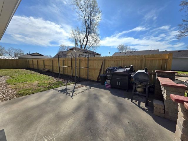 2226 N Elm Street, Miami, OK 74354