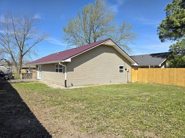 2226 N Elm Street, Miami, OK 74354