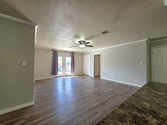 2226 N Elm Street, Miami, OK 74354