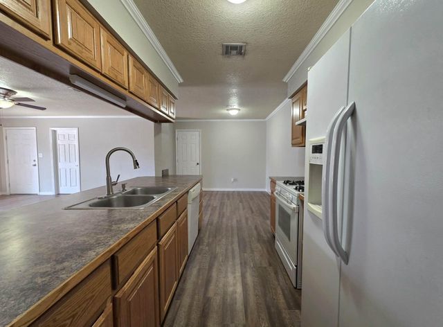 2226 N Elm Street, Miami, OK 74354