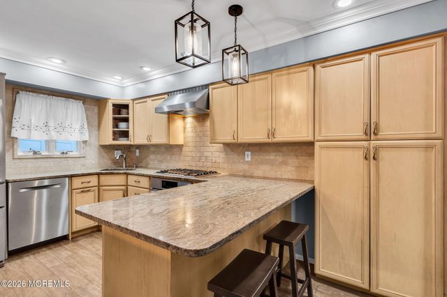 26 N Westfield Road, Howell, NJ 07731