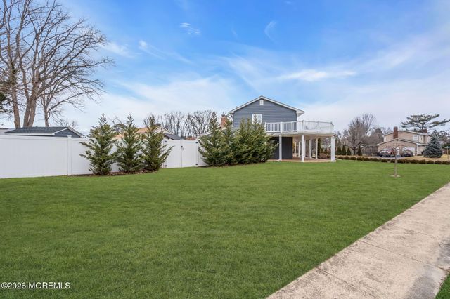 26 N Westfield Road, Howell, NJ 07731