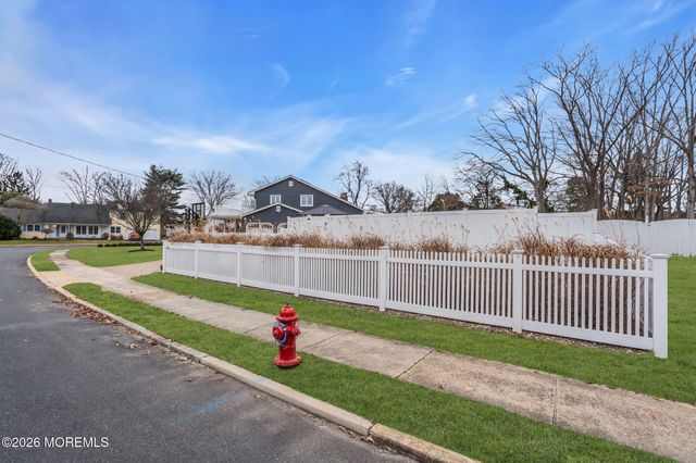 26 N Westfield Road, Howell, NJ 07731