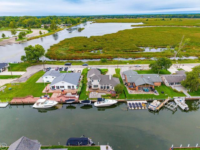 38744 Venetian Drive, Harrison Twp, MI 48045