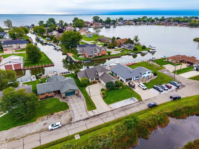 38744 Venetian Drive, Harrison Twp, MI 48045
