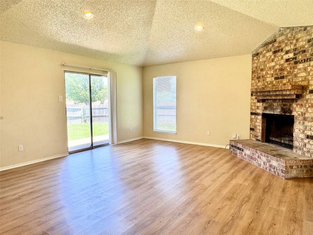 7551 Boxwood Court, Fort Worth, TX 76133