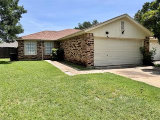 7551 Boxwood Court, Fort Worth, TX 76133