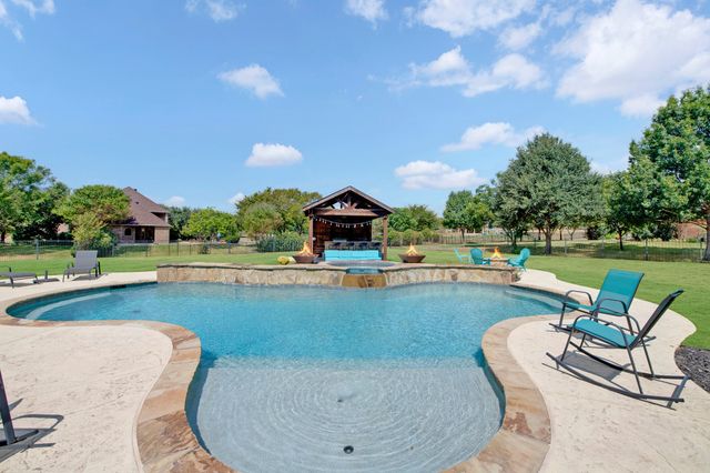 3833 Eagles Nest Trail, Burleson, TX 76028