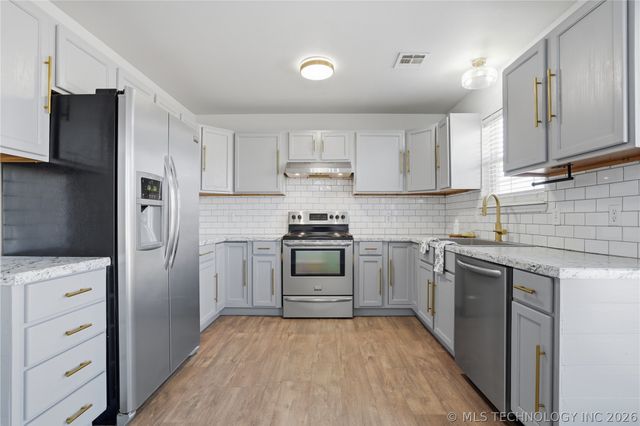 408 NW 8th Street, Wagoner, OK 74467