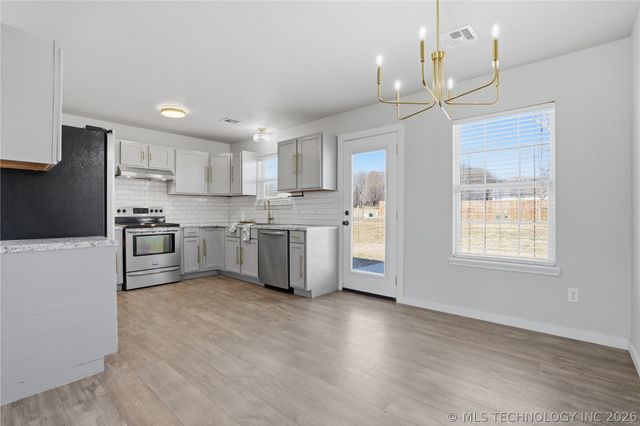 408 NW 8th Street, Wagoner, OK 74467