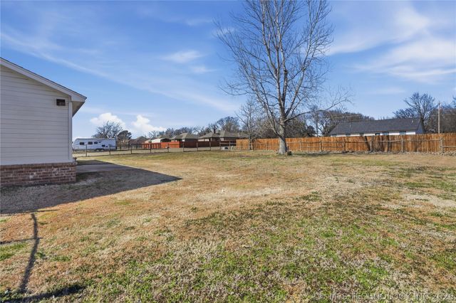 408 NW 8th Street, Wagoner, OK 74467