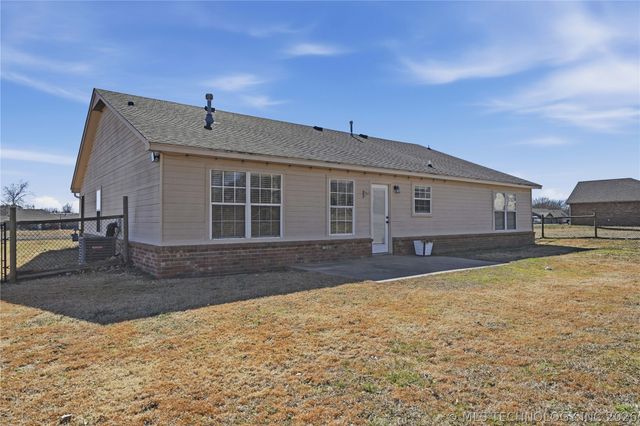 408 NW 8th Street, Wagoner, OK 74467