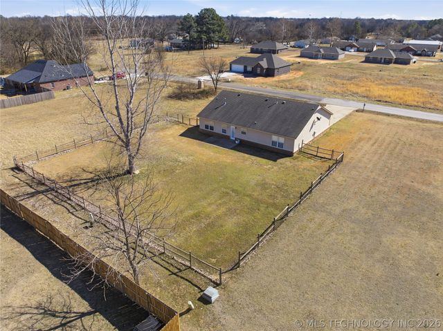 408 NW 8th Street, Wagoner, OK 74467