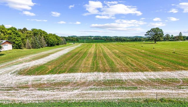 1453 WAUKESHA ROAD, Caledonia, WI 53108