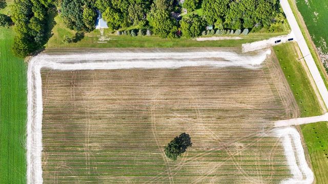 1453 WAUKESHA ROAD, Caledonia, WI 53108