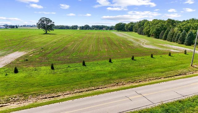 1453 WAUKESHA ROAD, Caledonia, WI 53108
