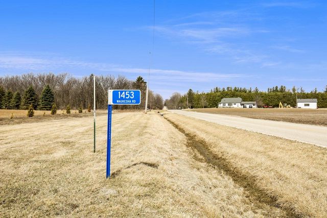 1453 WAUKESHA ROAD, Caledonia, WI 53108
