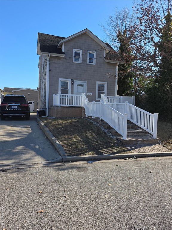 1075 Harrison Street, Uniondale, NY 11553