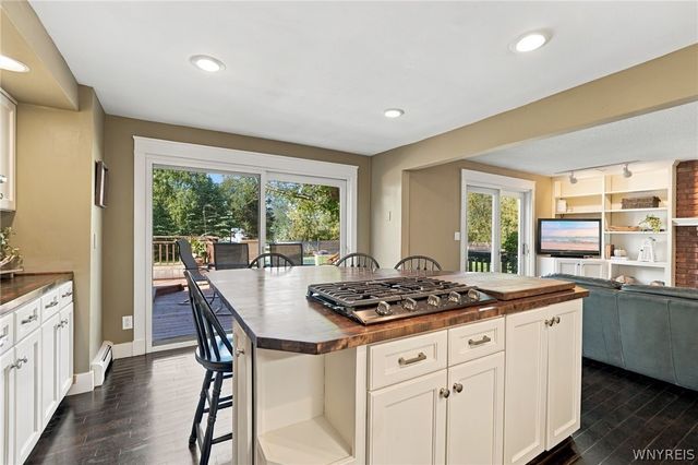164 Country Parkway, Amherst, NY 14221