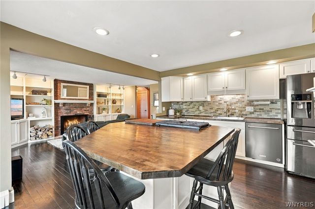 164 Country Parkway, Amherst, NY 14221