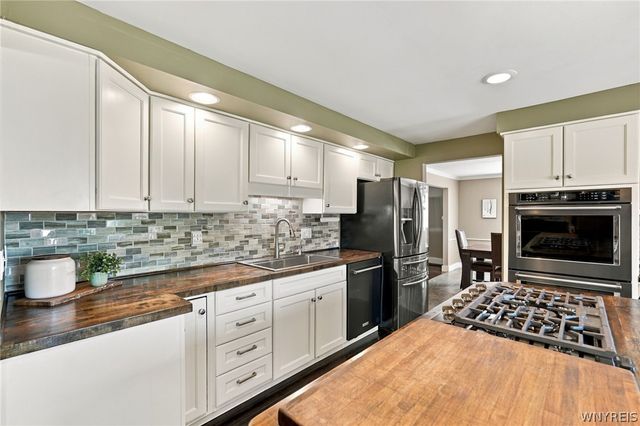 164 Country Parkway, Amherst, NY 14221