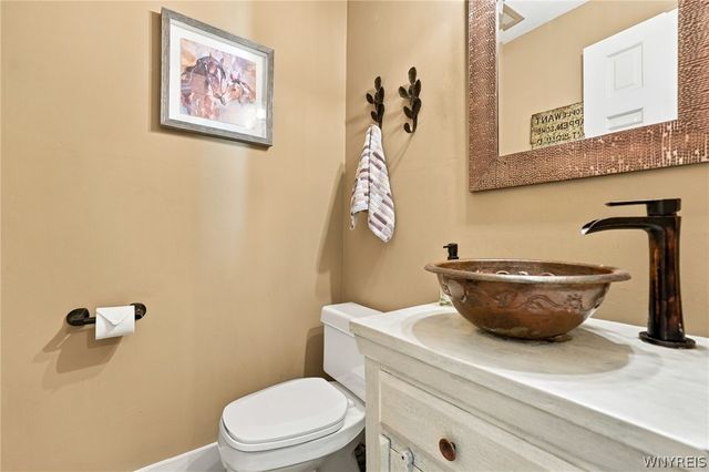164 Country Parkway, Amherst, NY 14221
