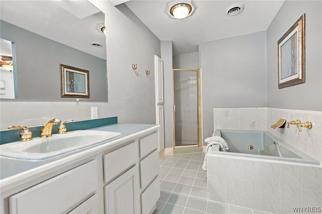 164 Country Parkway, Amherst, NY 14221