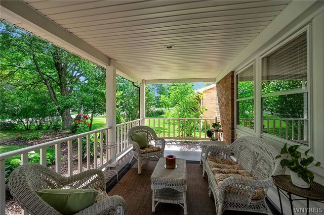 164 Country Parkway, Amherst, NY 14221