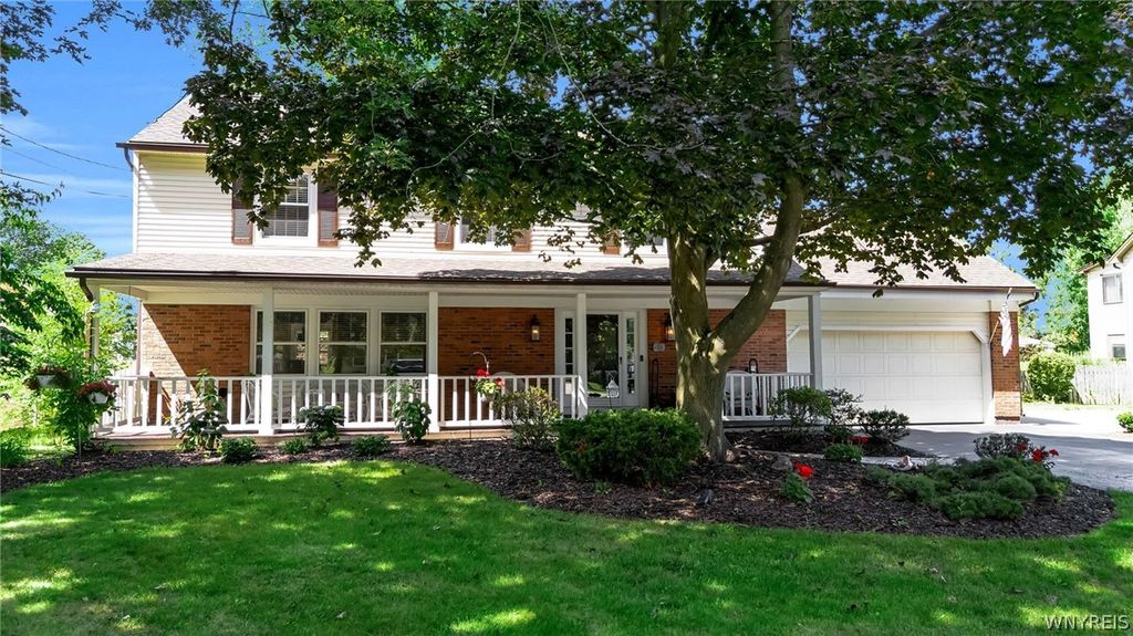 164 Country Parkway, Amherst, NY 14221