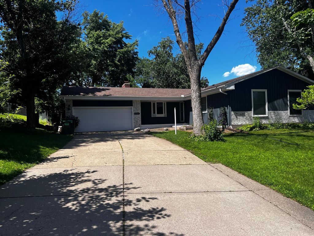 4608 W 99th Street, Bloomington, MN 55437