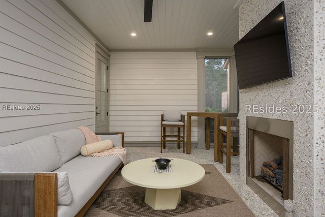 127 Hunting Lodge Rd, Bluffton, SC 29910