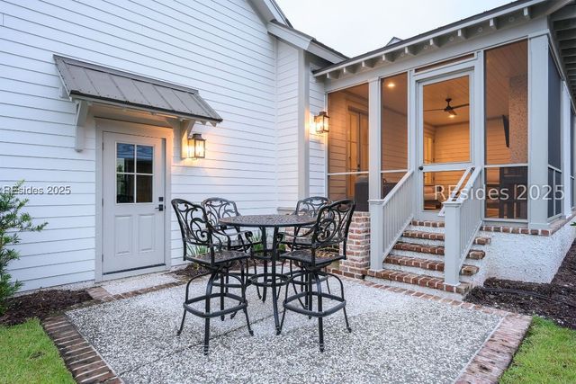 127 Hunting Lodge Rd, Bluffton, SC 29910