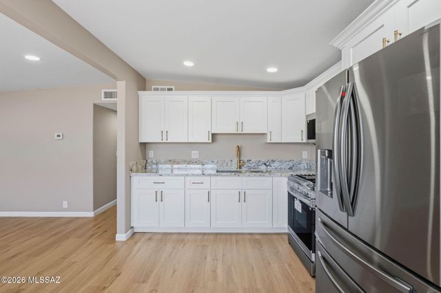10 E Corona Road, Tucson, AZ 85756